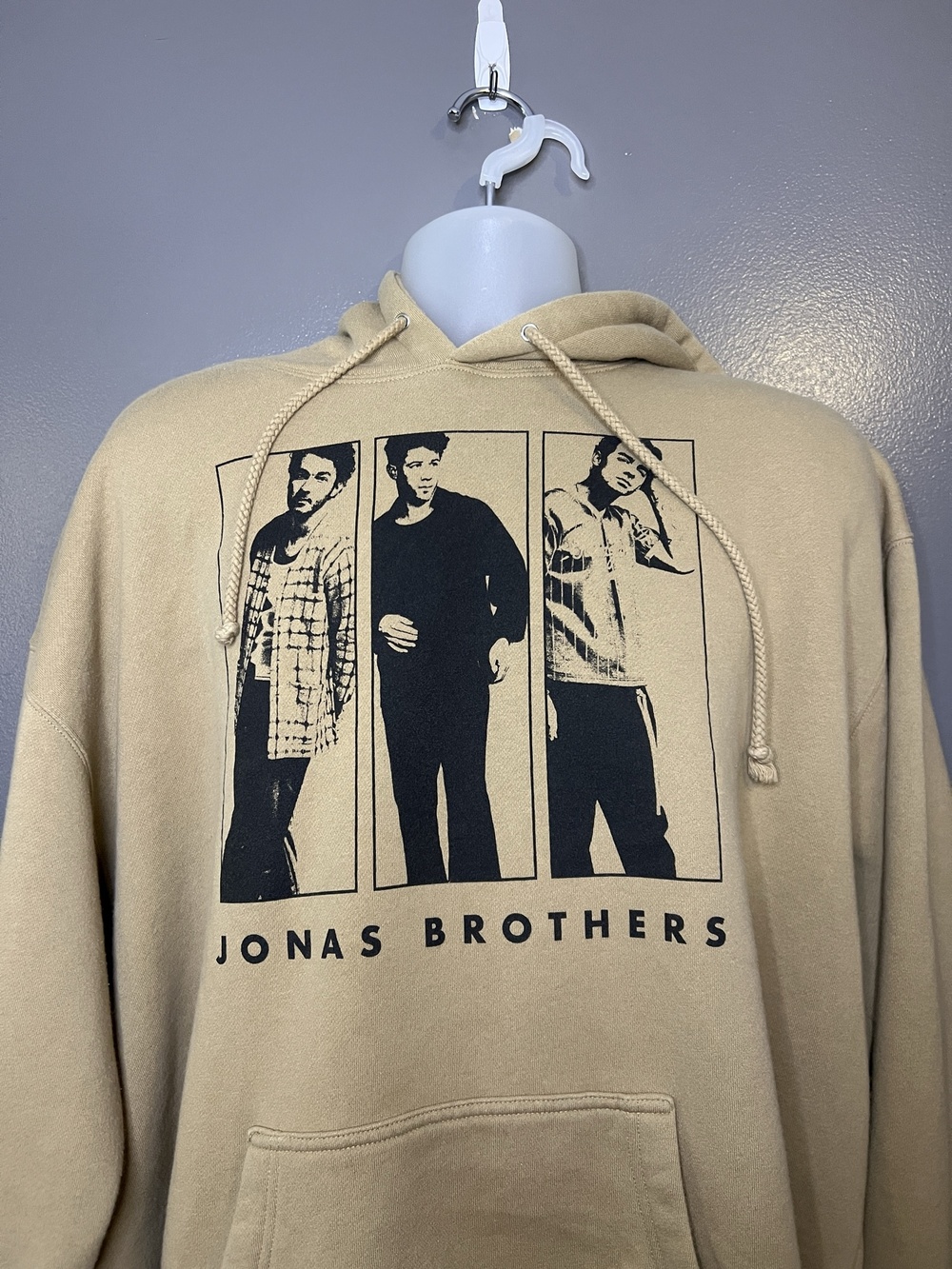 Jonas Brothers Hoodie Mens 2XL Beige The Tour 2023 Graphic Fleece Sweatshirt